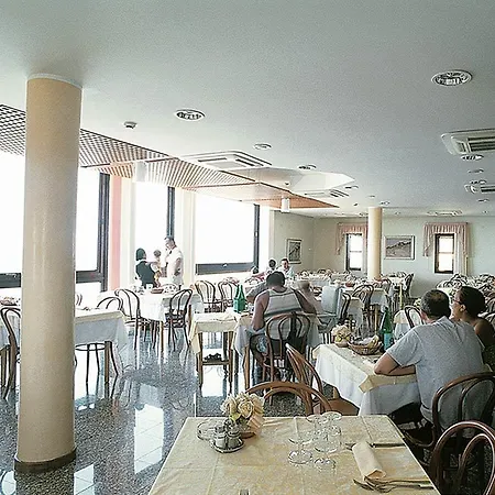 La Caletta Hotel 3*